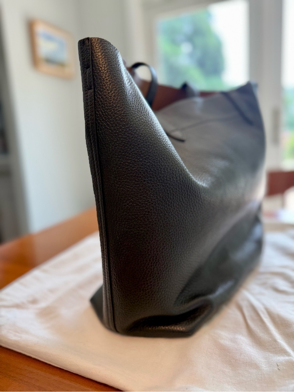 Cuyana Classic Structured Tote in Black - Picture 5 of 13